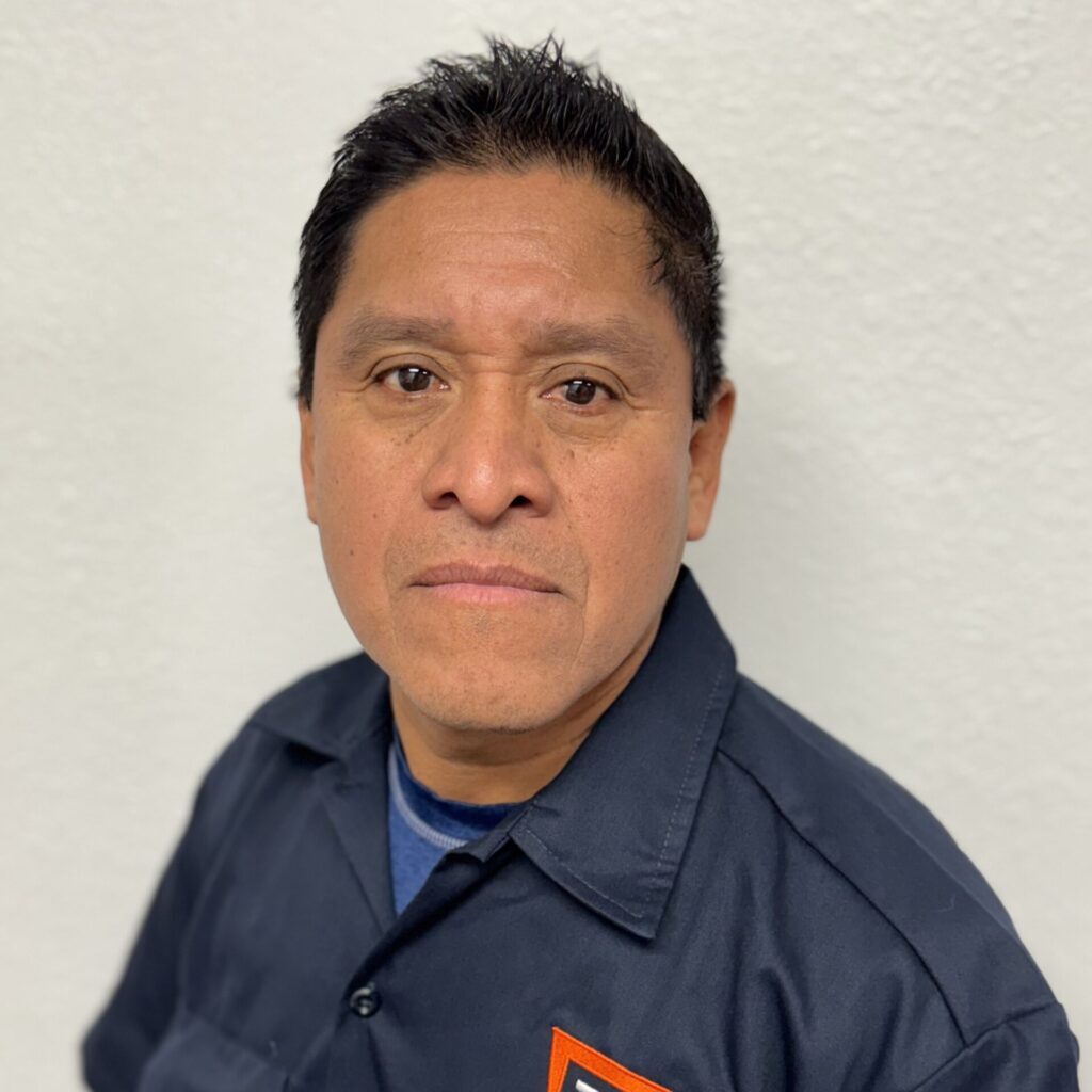 Ricardo - Install Senior Apprentice